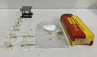 Tri - Ang Hornby R587 Trackside Accessories