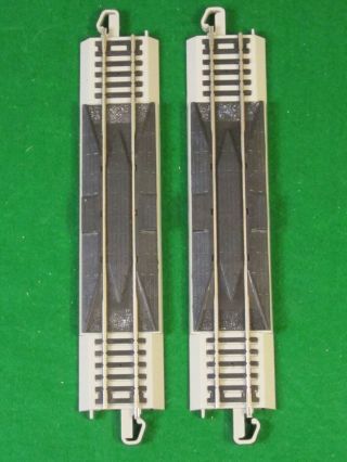 Bachmann 44528: Ho - Scale E - Z - Track - - 9” Straight Track Rerailers (2)