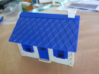 Plasticville - Hp - 8 - Cape Cod House Blue/white - - Vg - W/o Box