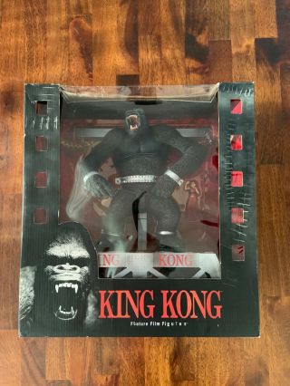 Mcfarlane Movie Maniacs King Kong Deluxe Box Set With Stage
