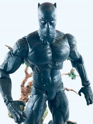 Marvel Disney Select Black Panther 7” Action Figure (Special Exclusive Edition) 3