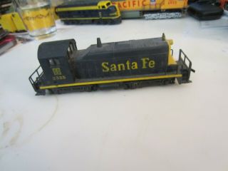H O Trains: Rso Santa Fe - - - Dummy - - Yard Diesel - Complete With Couplers And Horn