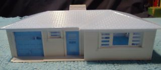 Plasticville O Scale Blue & White Ranch House Complete.