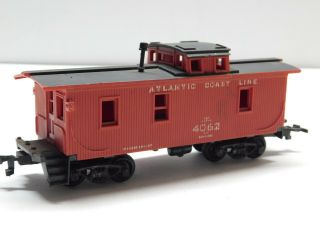 Ho Scale - Atlantic Coast Line Old Time Caboose Train Car 4062