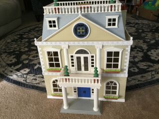 Epoch Sylvanian Families Calico Critters Cloverleaf Manor Mansion House