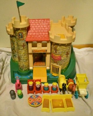 Vintage Fisher Price Little People Play Family Castle 993 1974 - Complete