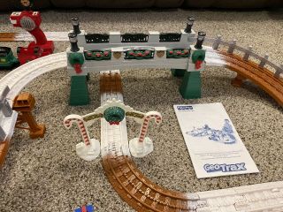 Fisher Price GEOTRAX North Pole Express Christmas in Toy Town Train 2010 3