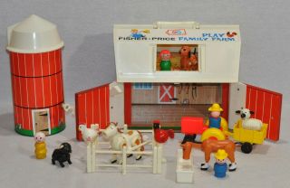 Complete Vintage Fisher Price Little People Play Family Farm Barn 915 Set 0720