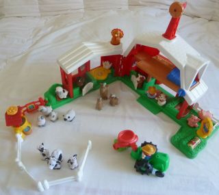 Vtg 2001 Fisher Price Little People Farm,  13 Extra Animals,  Tractor,  Well