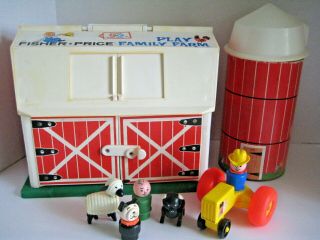 Vintage Fisher Price 1967 Barn And Silo & Little People