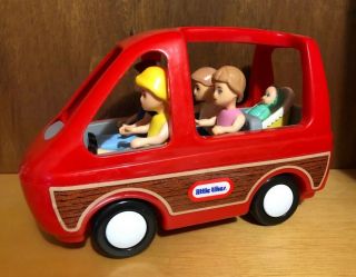 Vtg Little Tikes Van W/ Family Mom - Dad - Brother - Sister - Baby & Car Seat 7 Pc Set