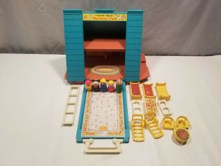 1974 Vintage Fisher Price A Frame Home House Little People 990 Playset