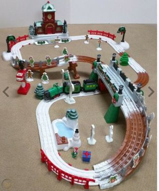 Fisher Price Geotrax North Pole Express Christmas Train Set W/ Extra Tracks
