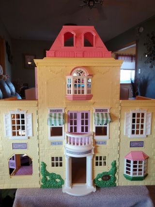Fisher Price 2005 Vintage Loving Family Grand Mansion Twin Time Dollhouse H3370