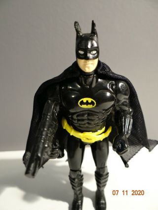 1989 : Dc Comics: Toy Biz: Batman With Accessories