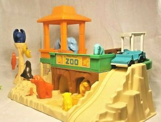 Vintage 1984 Fisher Price Little People Play Family Zoo 916 100 Complete