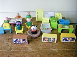 Vintage Fisher Price Little People Kitchen & Miscellaneous Set