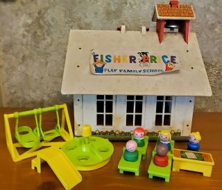 Vintage 1971 Fisher Price Play Family School 923 Little People
