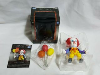 (open Box) It Pennywise The Clown Loyal Subjects Horror Collector Pack Toy