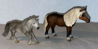 2 Schleich Horse Figures : 2009 Am Limes 69 D - 73527 Schi.  Gmund,  2004 Gray Pony
