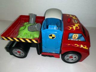 Incredible Crash Test Dummies by Hot Wheels: Toilet Tanker Spill Toy 2