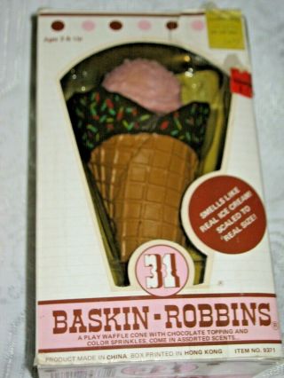 VTG fake food BASKIN ROBBINS Ice Cream WAFFLE CONE rubber display Play Prop MTC 2