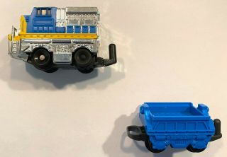 GeoTrax All About Trains Motorized Engine and blue wagon blue yellow and silver 2