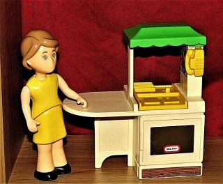 Vtg Little Tikes Dollhouse Kitchen Island Play Doll House Toy With Mom