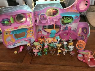Littlest Pet Shop Lps Tail Waggin Fitness Club Gym With 32 Pets And Accessories