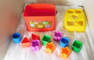 2006 Fisher - Price Shape Sorter Toy - Box With 10 Assorted Plastic Shapes