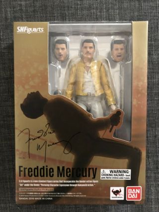S.  H.  Figuarts Freddie Mercury Queen Authentic Figure In Hand