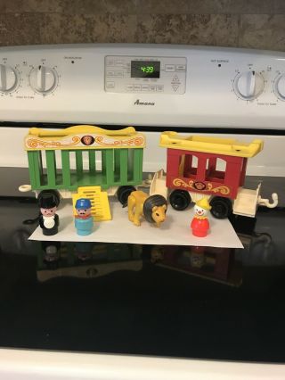 Vintage 1973 Fisher Price 991 Circus Train Cage Car - Caboose - Lion - 3 Little People