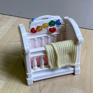 Fisher Price Loving Family Dollhouse Musical Light Up Baby Crib,  1999