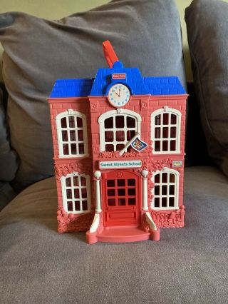 2002 Fisher Price Sweet Streets School Doll House