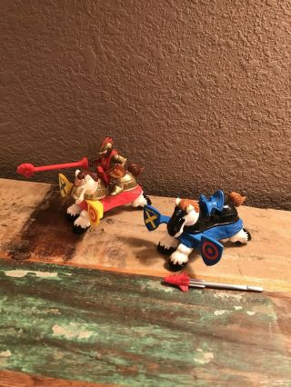 1994 Great Adventures Castle - Jousting Knight And Horses - 1 Red And 1 Blue