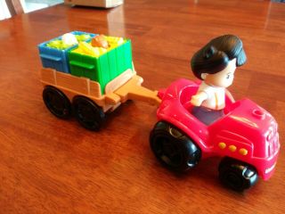Fisher Price Little People Farm Tractor & Trailer.  Pop Up Animal Crate Farmer