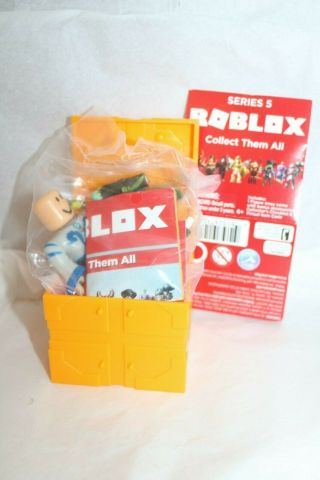 Roblox Series 5 Mystery Box Loterman 23 W/virtual Code Bag