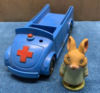 Vintage 1976 Playskool Richard Scarry Puzzletown Figure And Ambulance