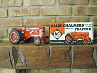 1960’s Allis Chalmers Scale D Series 1 Toy Tractor In The Box