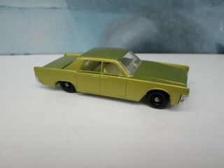 Matchbox/ Lesney 31c Lincoln Continental Lime Green - BLACK Plastic Wh.  - Boxed 2