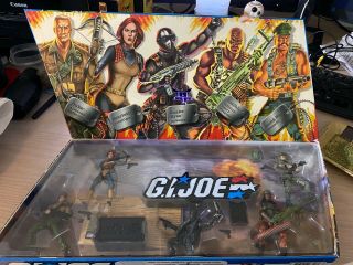 G.  I.  Joe 2007 25th Anniversary Collector Case W/5 6” Action Figures