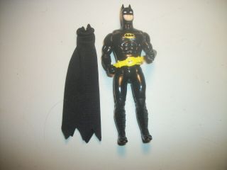 Dc Comics Toy Biz Batman Action Figure With Cape And Belt Action (round Face)