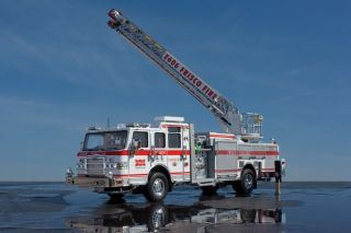 Twh Pierce Velocity Frisco 75’ 1/50 Fire Ladder Truck Never Removed