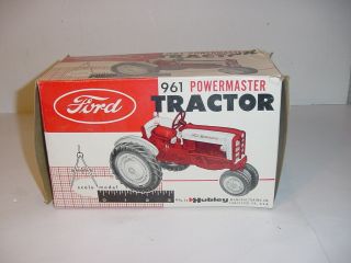 1/12 Vintage Ford 961 Powermaster Tractor by Hubley W/Box 2