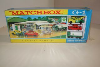 Vintage Matchbox G - 1 Service Station Gift Set With Rare Red Fiat