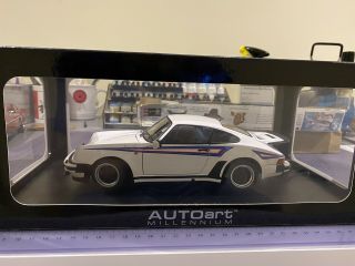 Autoart 1/18 Porsche 911 3.  0 Turbo With Martini Stripes Rare
