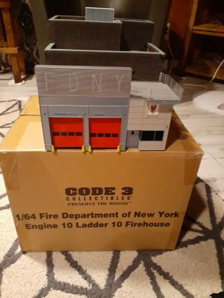 Code 3 1:64 Fdny 10 House For Engine 10 And Truck 10