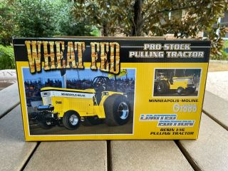 Minneapolis Moline 1/16 G1000 Vista Toy Tractor 1/16 Puller Pulling Wheat Fed