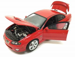 GMP 1:18 2005 PONTIAC GTO RED VERY VERY RARE 1802401.  MIB Ltd Ed of 600 3