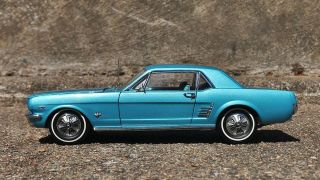 1:18 Classic Carlectables 1966 Ford Mustang Pony Ltd Ed